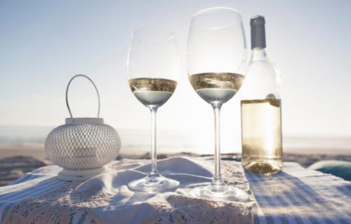 夏天喝葡萄酒的養(yǎng)生竅門
