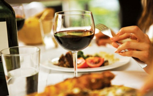 紅酒不能和什么一起吃？