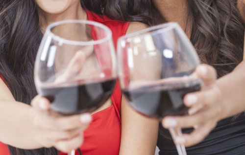 每天睡前一杯紅酒輕松熱控減肥