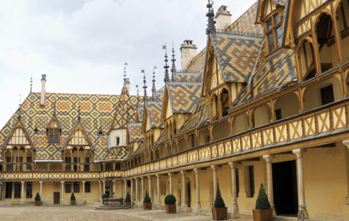 第159屆伯恩濟貧院慈善拍賣會創下新紀錄