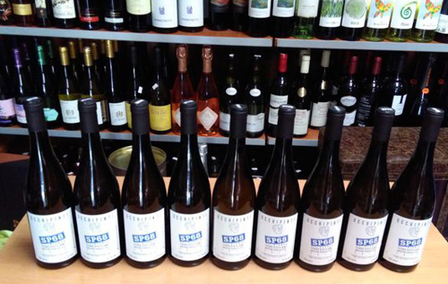 西西里之地被允許在酒標(biāo)上使用黑珍珠和格里洛